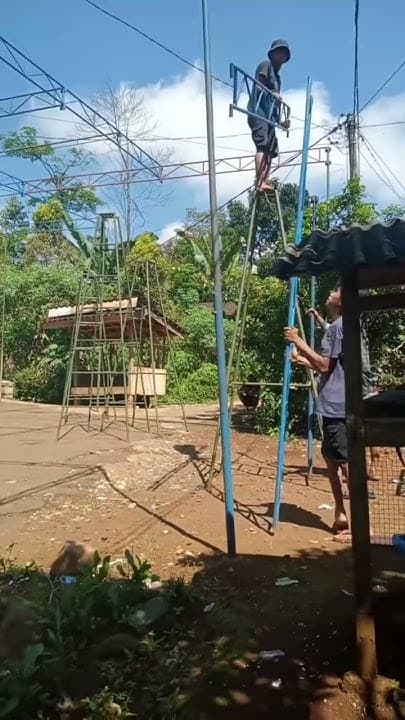 Pemasangan Layos Di Desa Jrakah